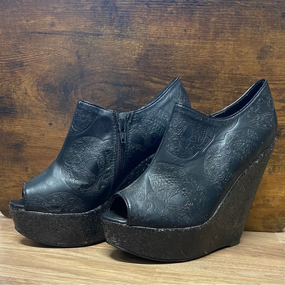 Iron Fist Skull Glitter Wedges - Picture 4 of 7